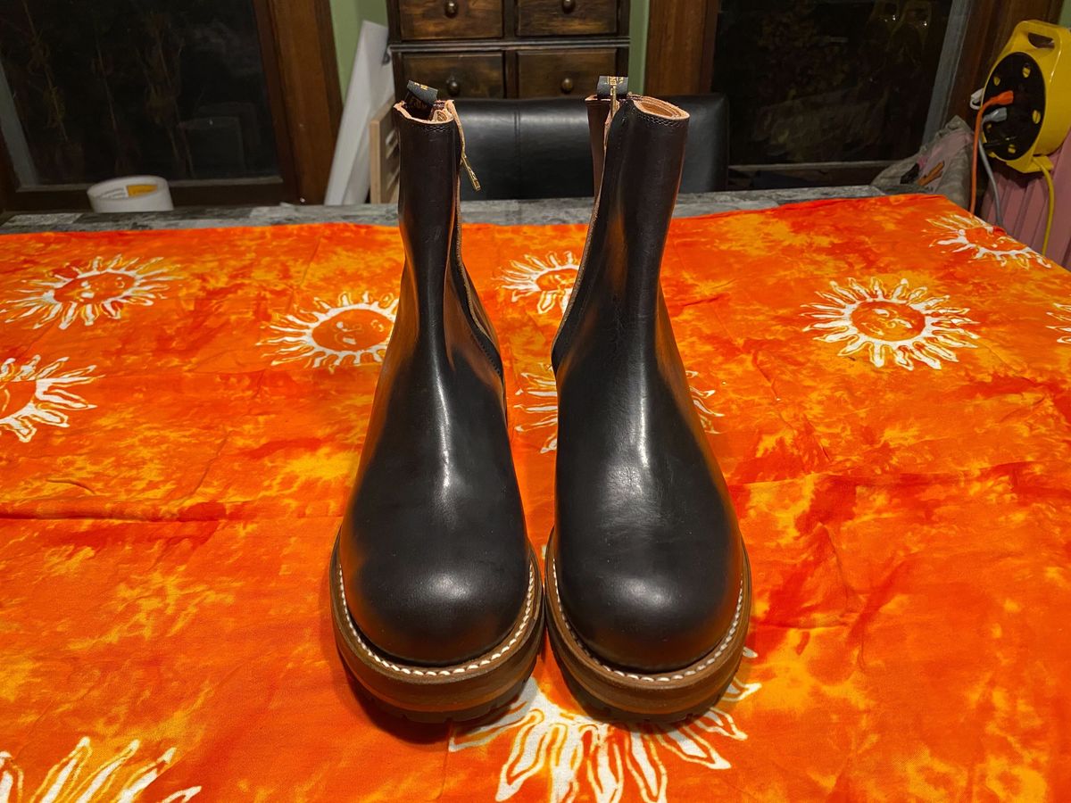 Photo by snipy on November 5, 2022 of the Rolling Dub Trio Casper Boot in Horween Black Teacore Chromexcel.