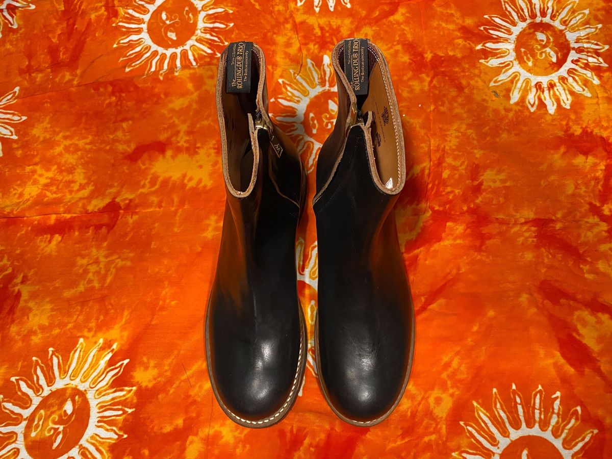 Photo by snipy on November 5, 2022 of the Rolling Dub Trio Casper Boot in Horween Black Teacore Chromexcel.