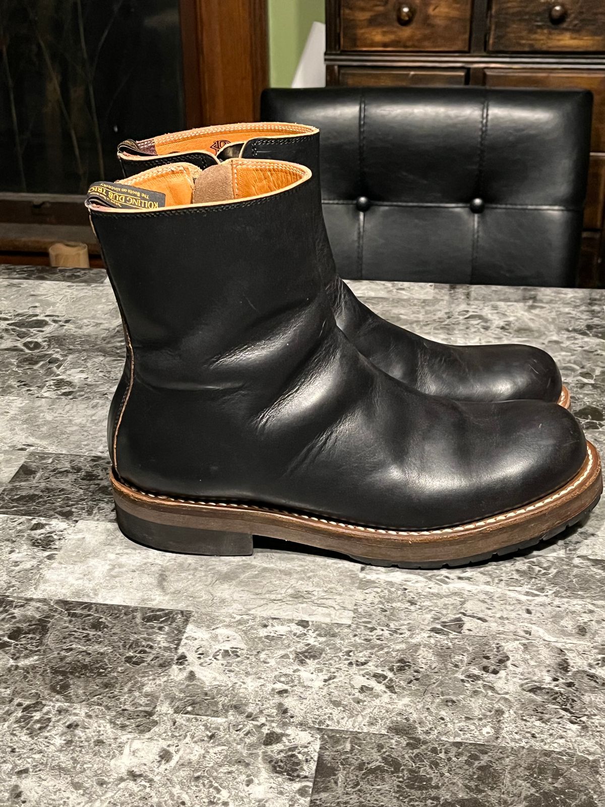 Photo by snipy on December 6, 2022 of the Rolling Dub Trio Casper Boot in Horween Black Teacore Chromexcel.