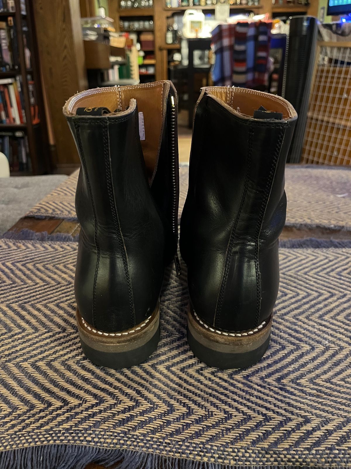 Photo by snipy on January 6, 2023 of the Rolling Dub Trio Casper Boot in Horween Black Teacore Chromexcel.