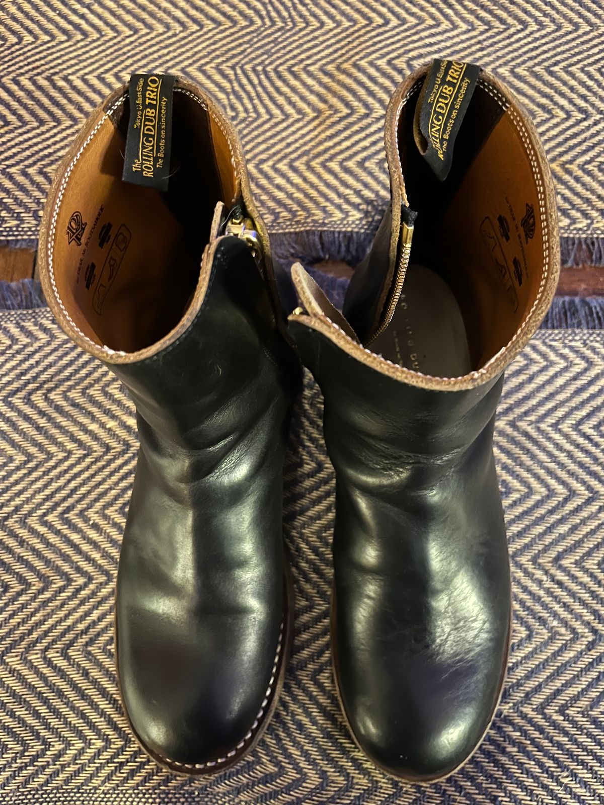 Photo by snipy on January 6, 2023 of the Rolling Dub Trio Casper Boot in Horween Black Teacore Chromexcel.