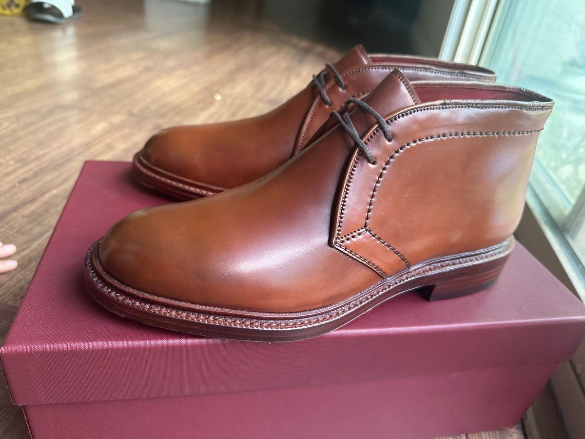 Photo by citylicker on May 1, 2023 of the Carmina Chukka Boots 708 in Horween Bourbon Shell Cordovan.