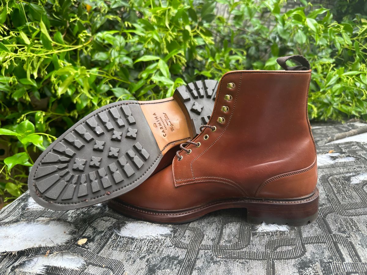 Photo by citylicker on May 5, 2023 of the Carmina Work Boots 80791 in Horween Amaretto Shell Cordovan.