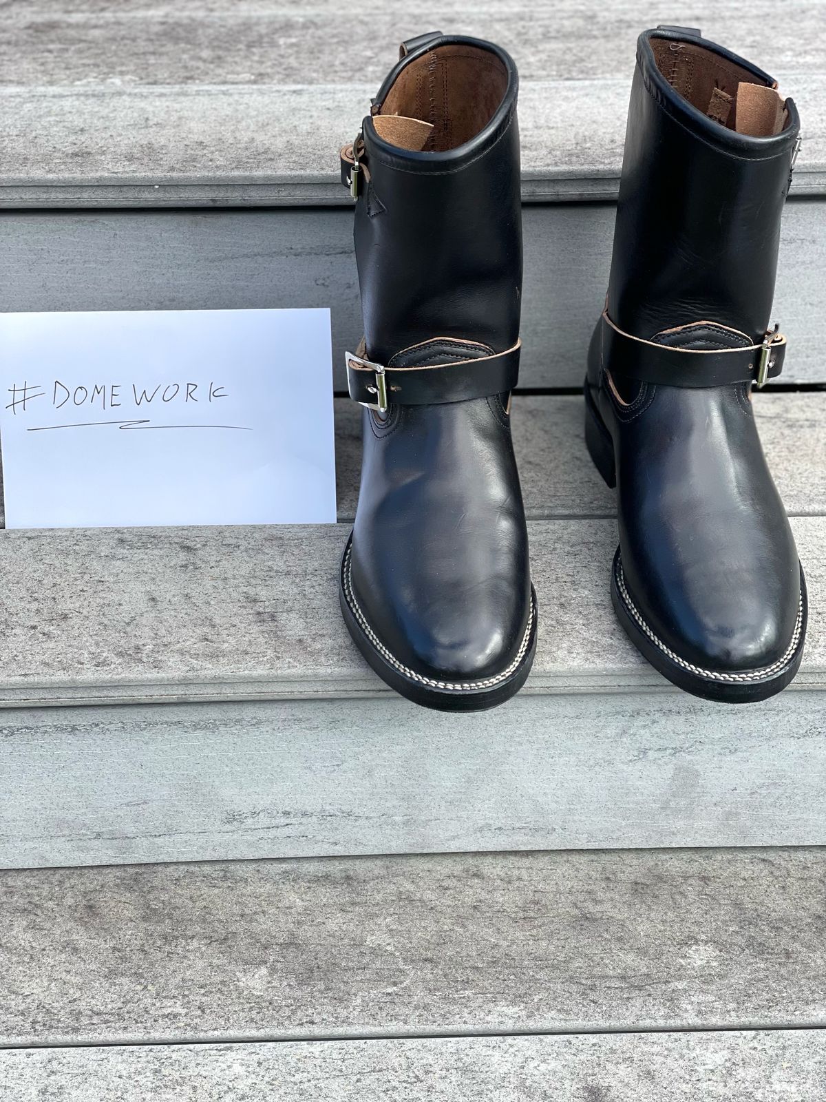 Photo by welts_and_wefts on October 1, 2022 of the Viberg Engineer in Maryam Black Teacore Horsebutt.