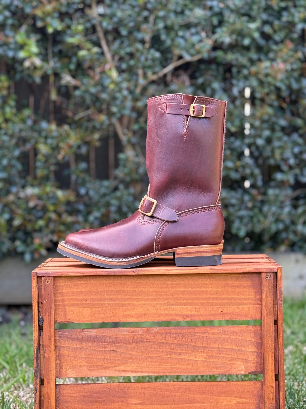 Photo by welts_and_wefts on October 6, 2024 of the Wesco Mister Lou in Horween Umber Chromexcel.