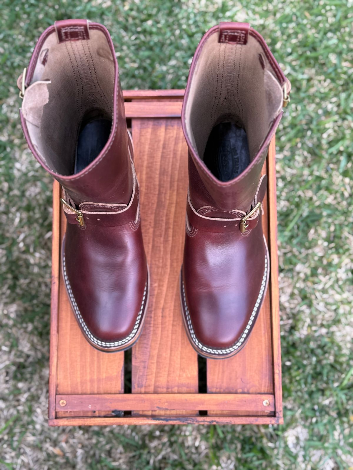 Photo by welts_and_wefts on October 6, 2024 of the Wesco Mister Lou in Horween Umber Chromexcel.