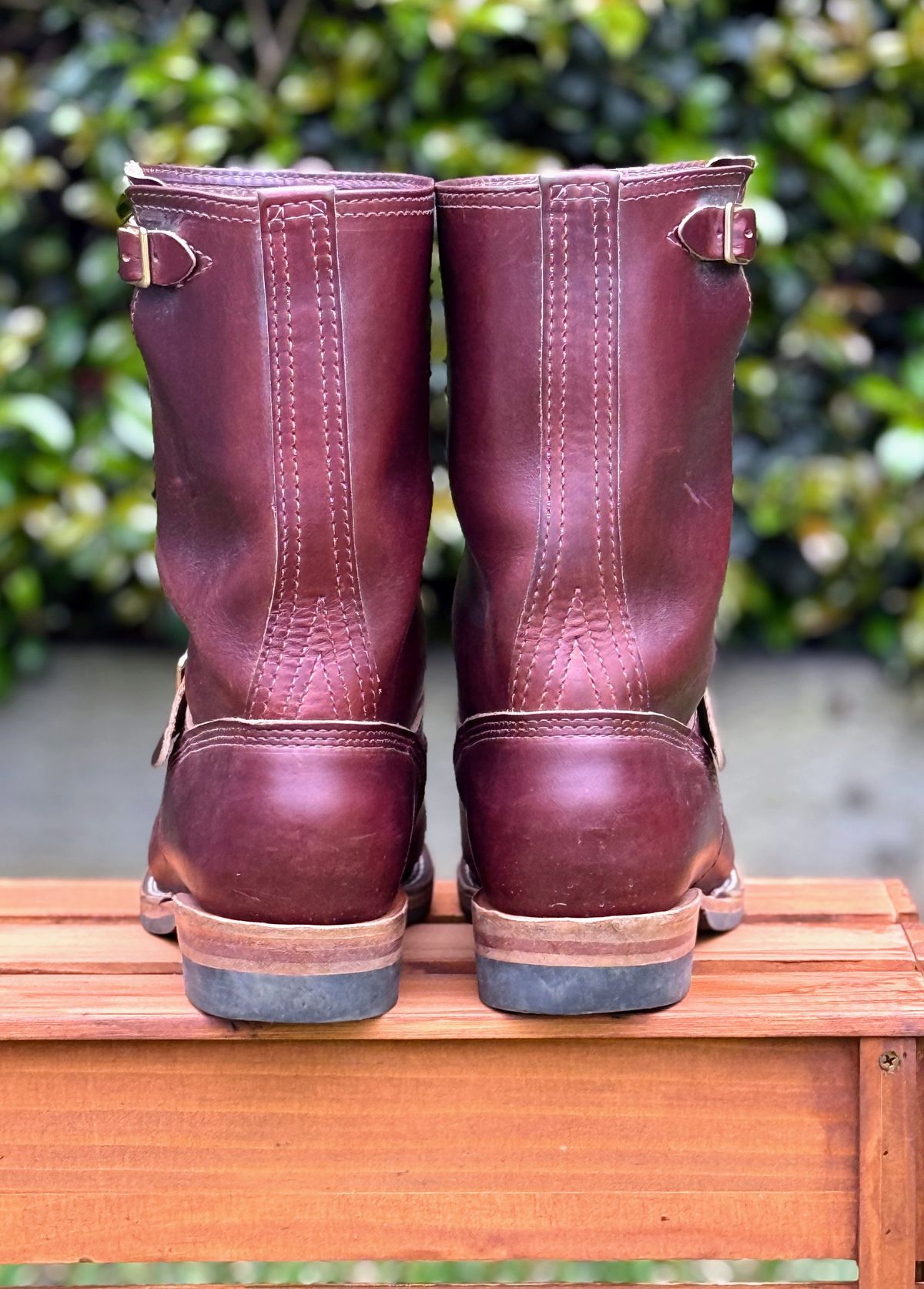 Photo by welts_and_wefts on November 2, 2024 of the Wesco Mister Lou in Horween Umber Chromexcel.