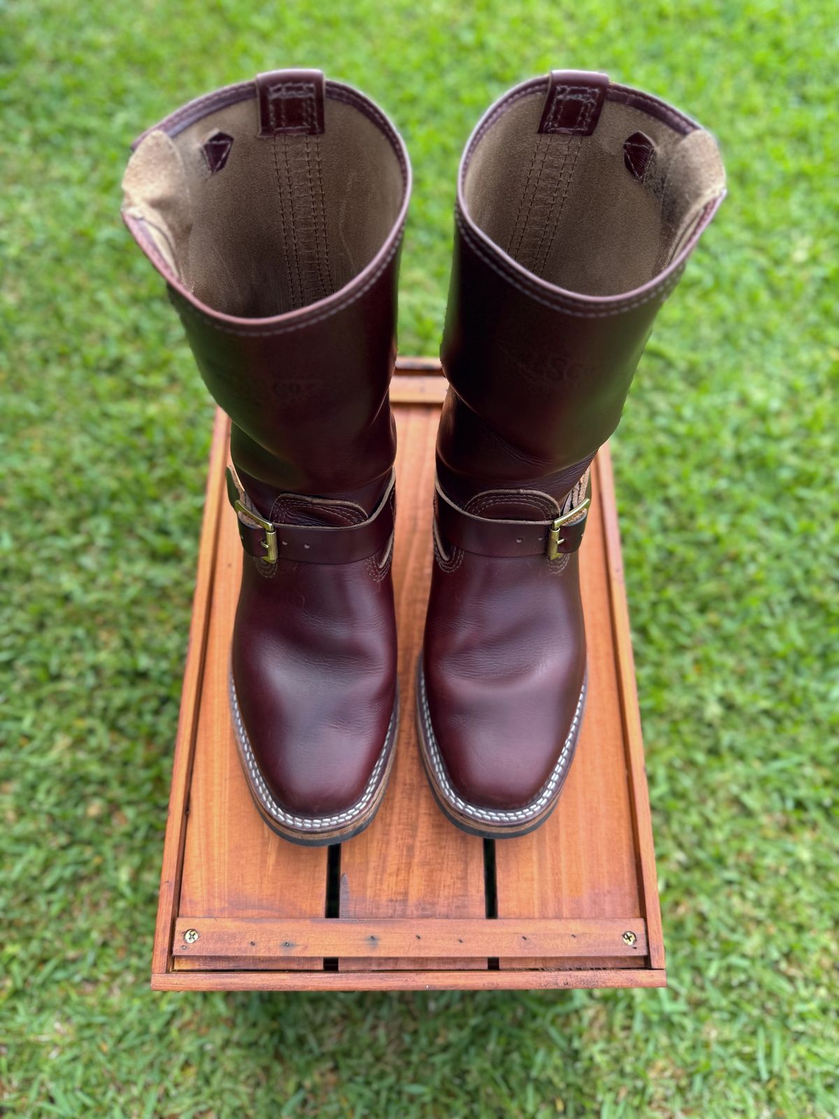 Photo by welts_and_wefts on December 1, 2024 of the Wesco Mister Lou in Horween Umber Chromexcel.