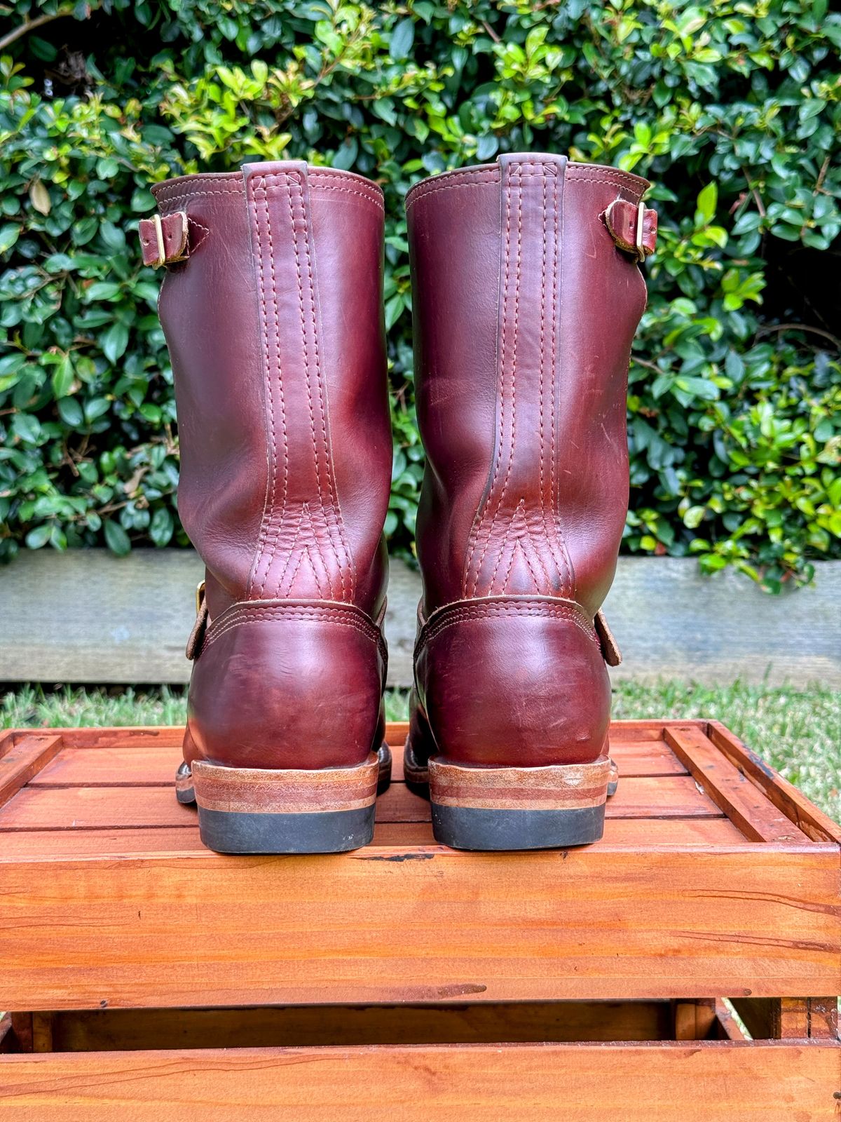 Photo by welts_and_wefts on January 1, 2025 of the Wesco Mister Lou in Horween Umber Chromexcel.