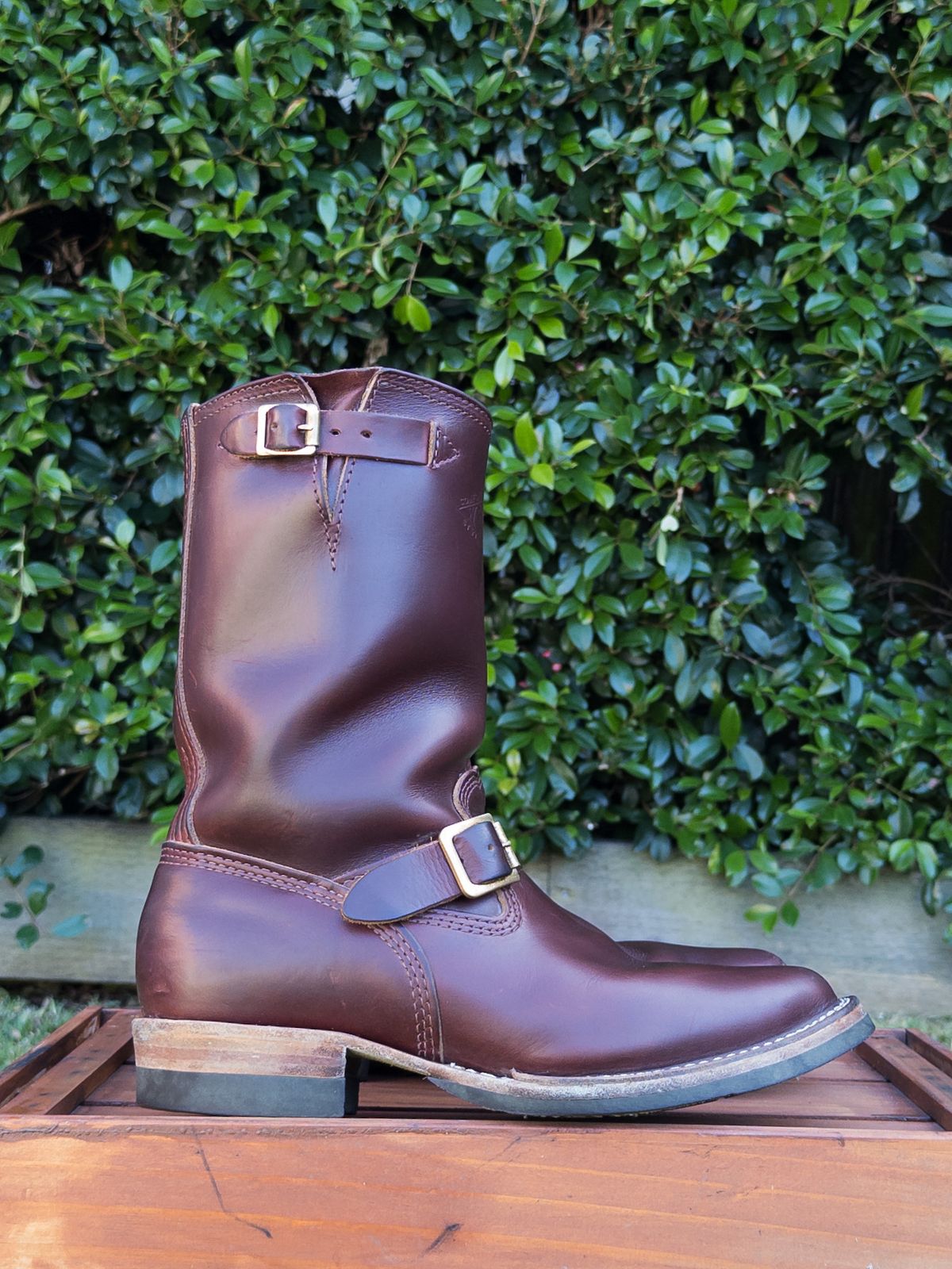 Photo by welts_and_wefts on April 5, 2025 of the Wesco Mister Lou in Horween Umber Chromexcel.