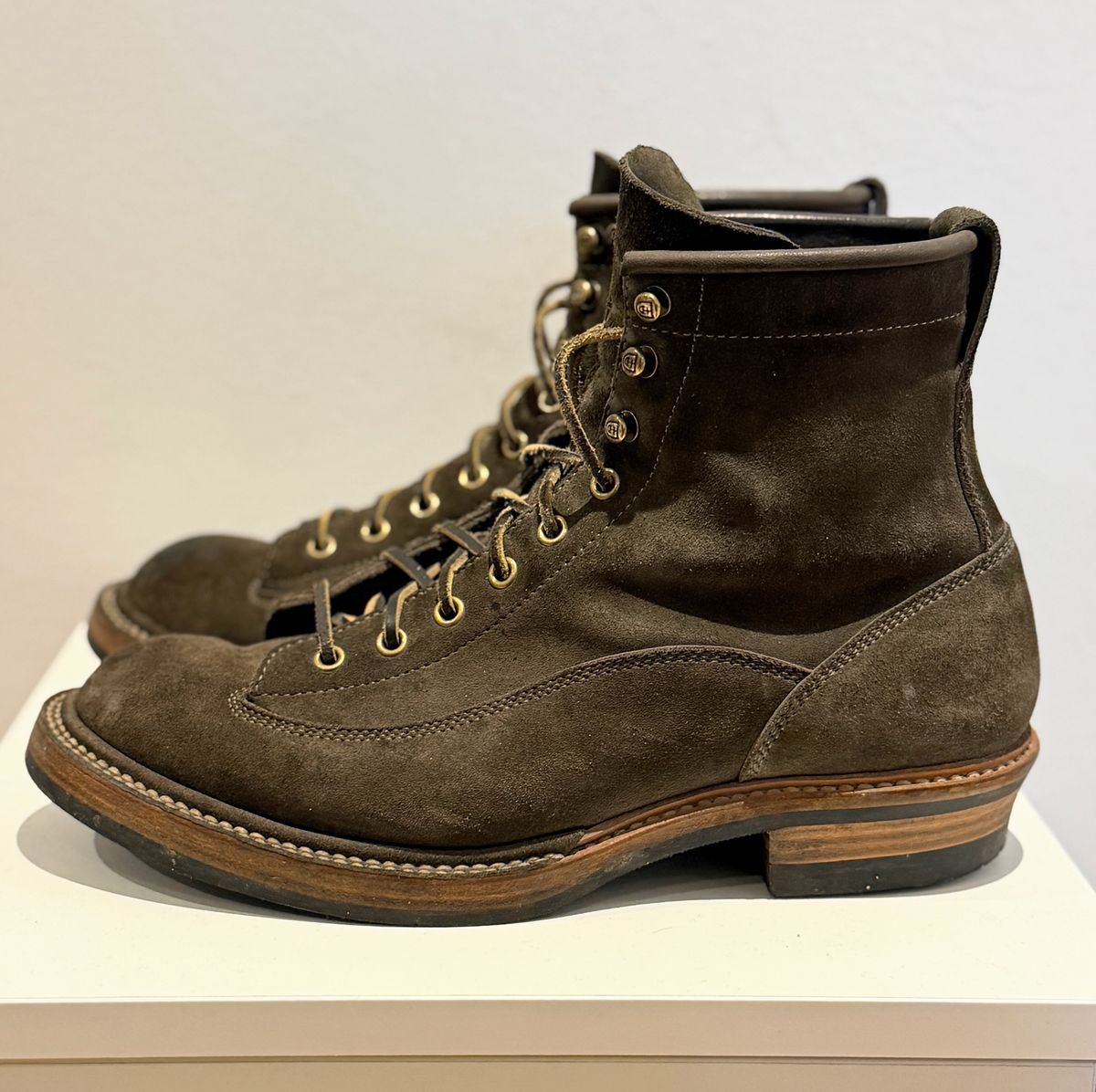 Photo by welts_and_wefts on January 1, 2026 of the Flame Panda Lace To Toe in Cf Stead Driftwood Suede.