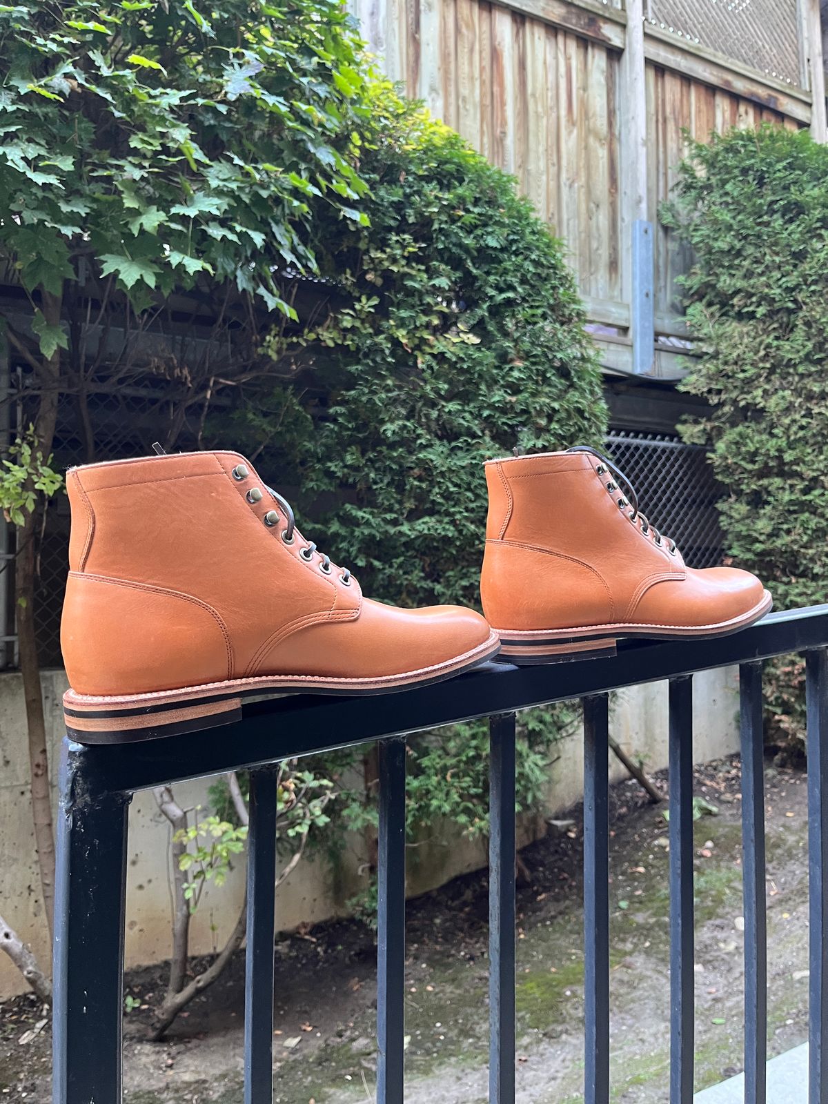 Photo by pasghetti_western on October 2, 2022 of the Grant Stone Diesel Boot in Horween English Tan Essex.