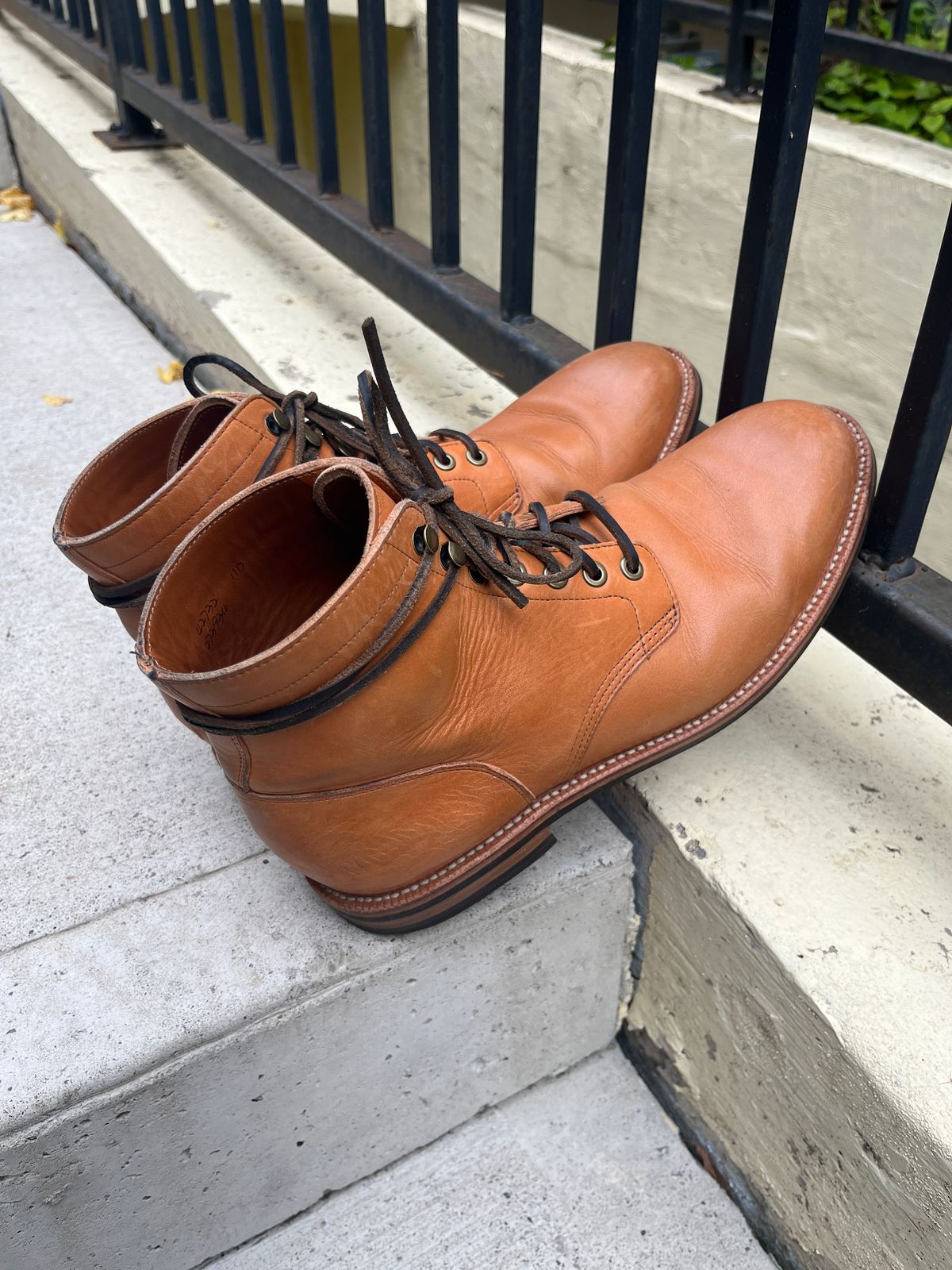 Photo by pasghetti_western on November 5, 2022 of the Grant Stone Diesel Boot in Horween English Tan Essex.