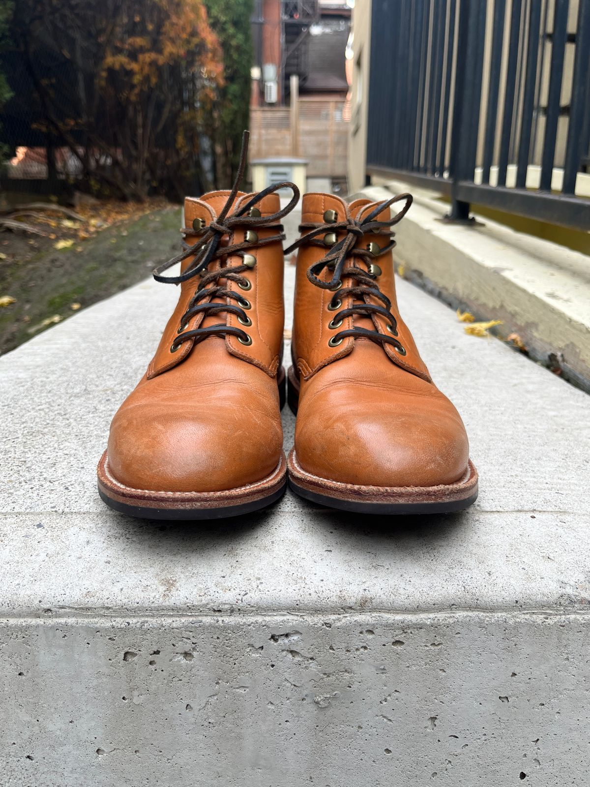 Photo by pasghetti_western on November 5, 2022 of the Grant Stone Diesel Boot in Horween English Tan Essex.