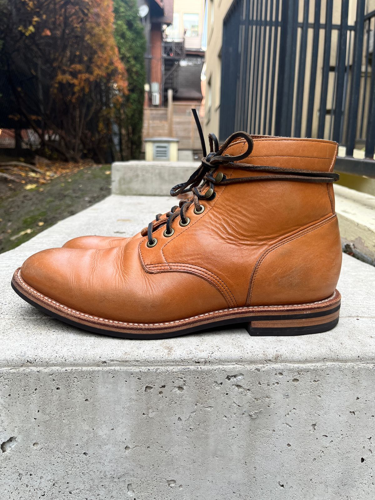 Photo by pasghetti_western on November 5, 2022 of the Grant Stone Diesel Boot in Horween English Tan Essex.