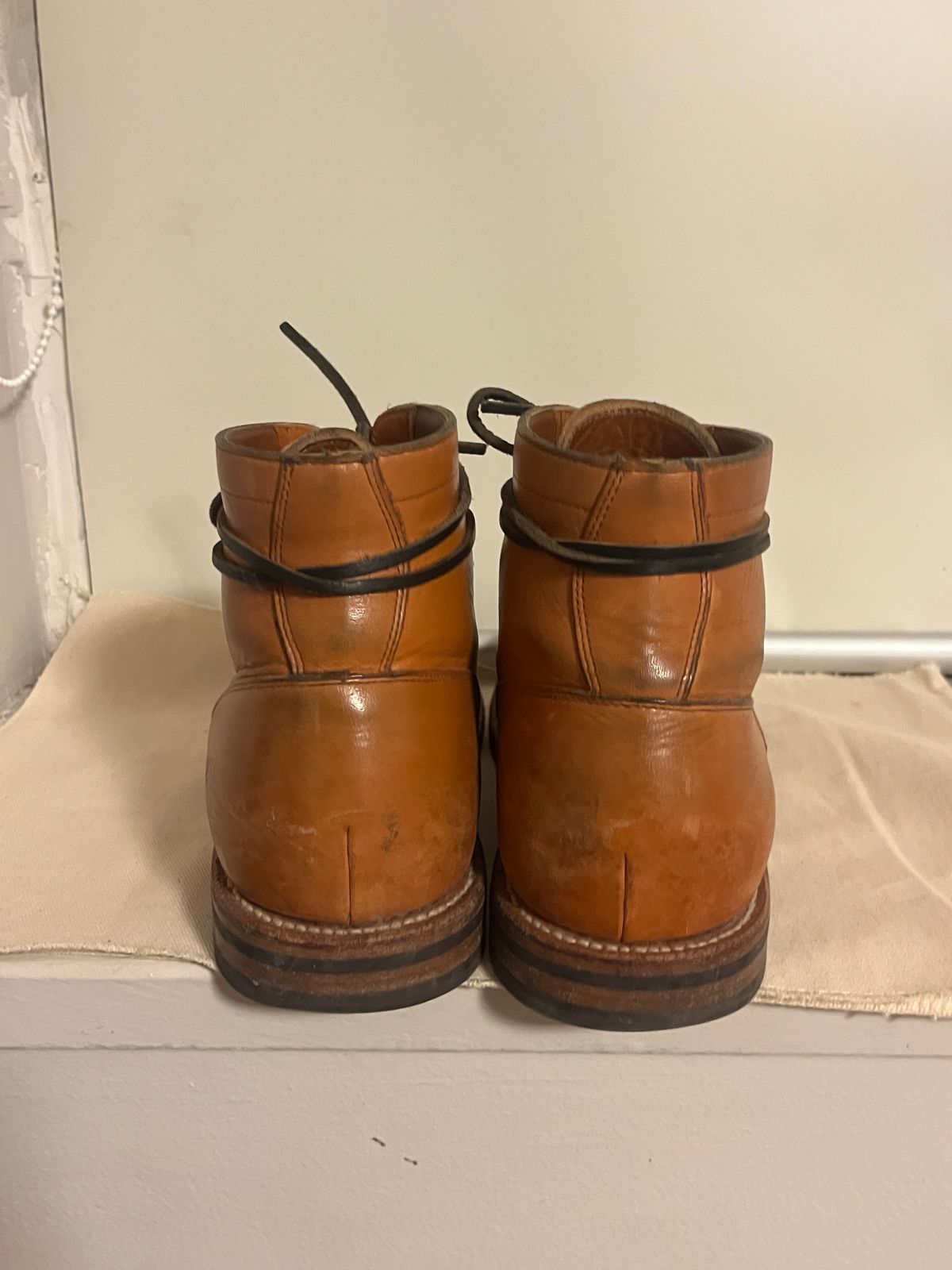 Photo by pasghetti_western on January 5, 2023 of the Grant Stone Diesel Boot in Horween English Tan Essex.