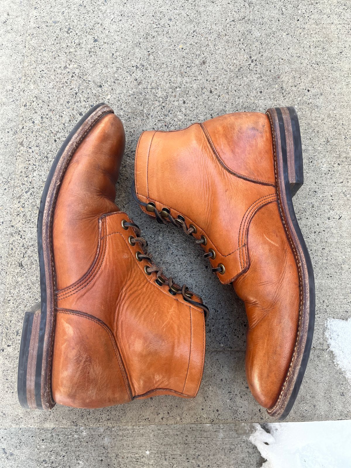 Photo by pasghetti_western on March 5, 2023 of the Grant Stone Diesel Boot in Horween English Tan Essex.