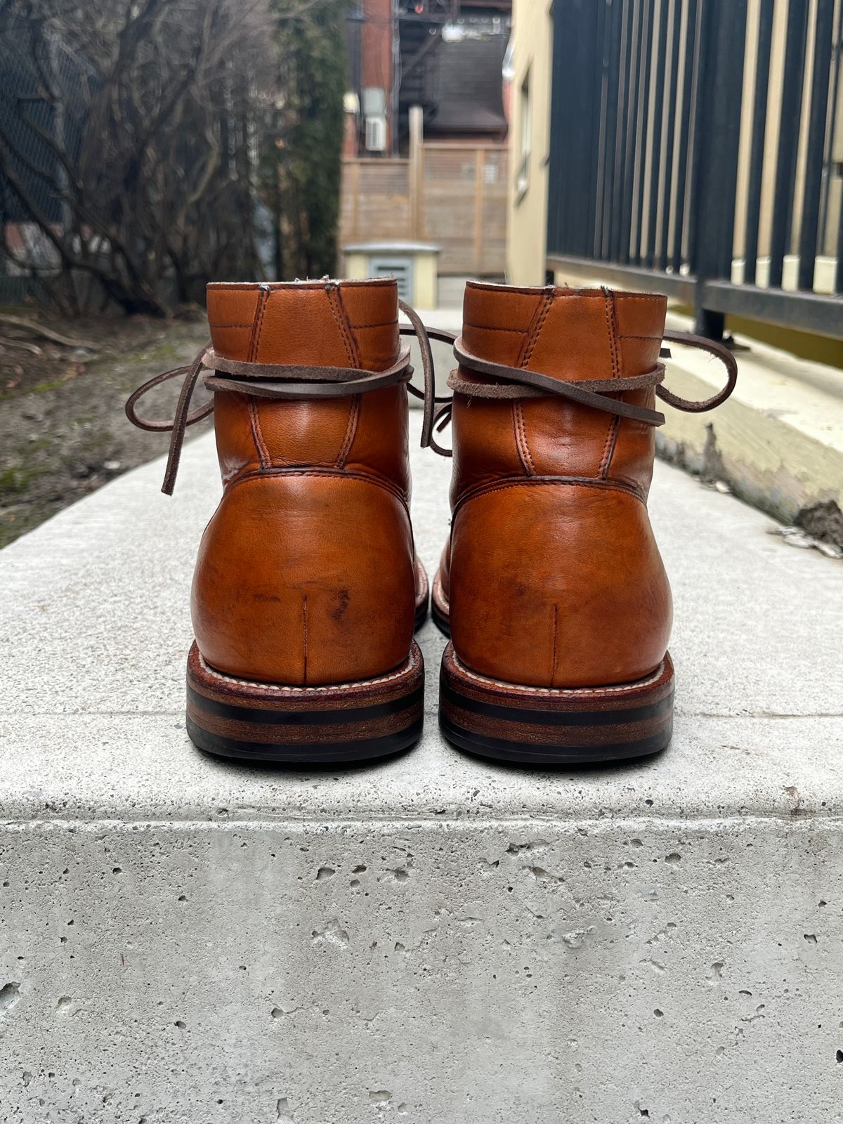 Photo by pasghetti_western on April 4, 2023 of the Grant Stone Diesel Boot in Horween English Tan Essex.