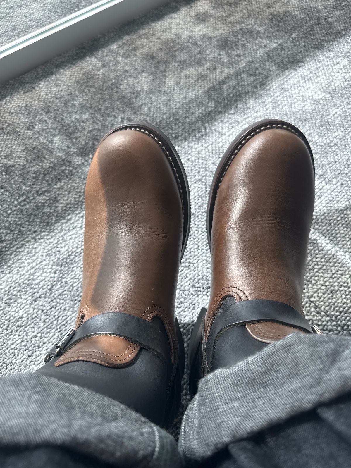 Photo by pasghetti_western on October 3, 2025 of the Keystone Shoe Co. Biker Boot in Unknown Horween Black x Unknown Horween Brown.