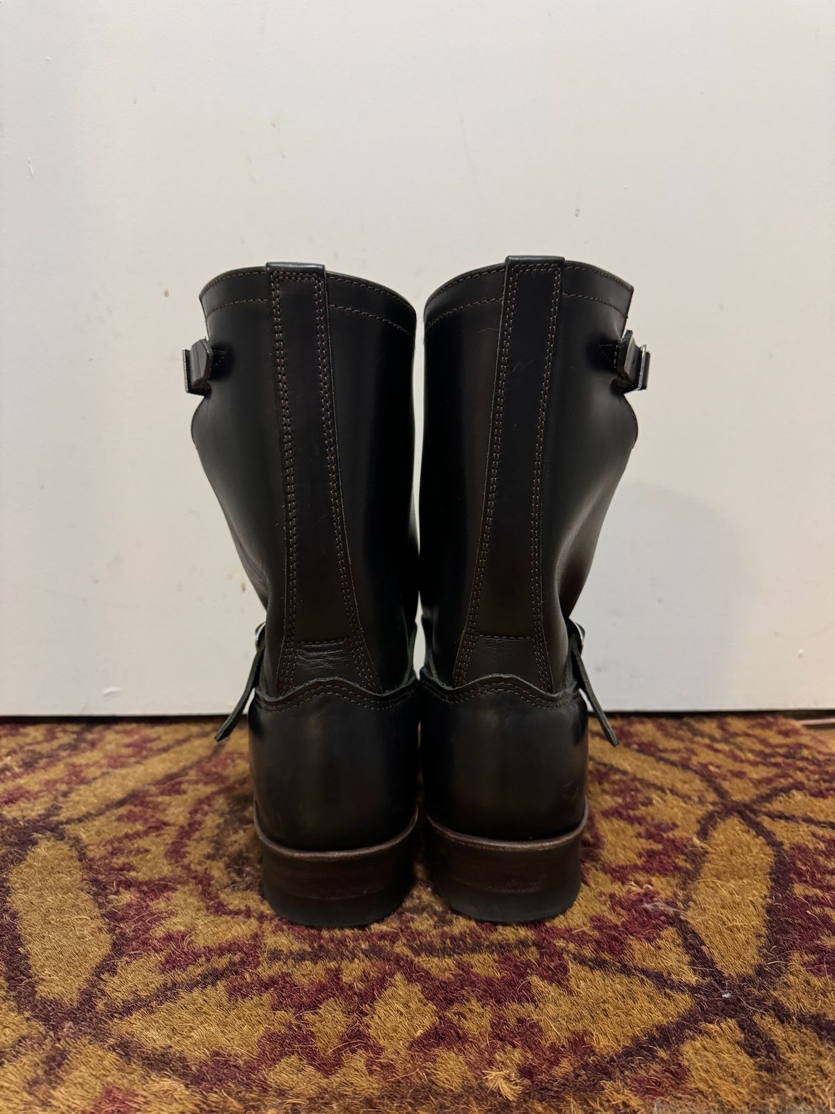 Photo by pasghetti_western on November 5, 2025 of the Keystone Shoe Co. Biker Boot in Unknown Horween Black x Unknown Horween Brown.