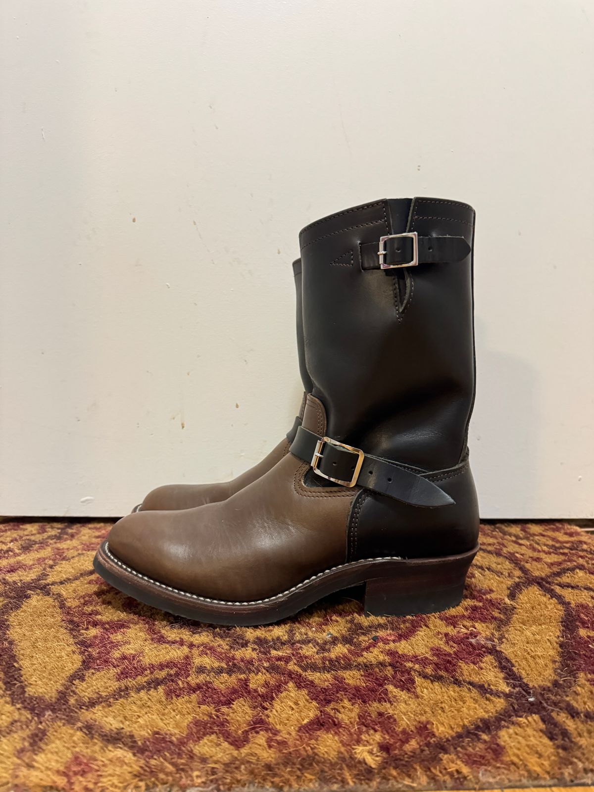 Photo by pasghetti_western on November 5, 2025 of the Keystone Shoe Co. Biker Boot in Unknown Horween Black x Unknown Horween Brown.