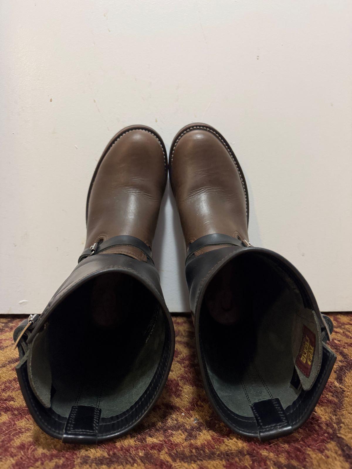 Photo by pasghetti_western on November 5, 2025 of the Keystone Shoe Co. Biker Boot in Unknown Horween Black x Unknown Horween Brown.