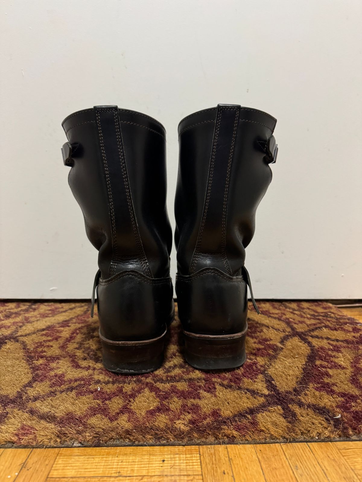 Photo by pasghetti_western on January 5, 2026 of the Keystone Shoe Co. Biker Boot in Unknown Horween Black x Unknown Horween Brown.