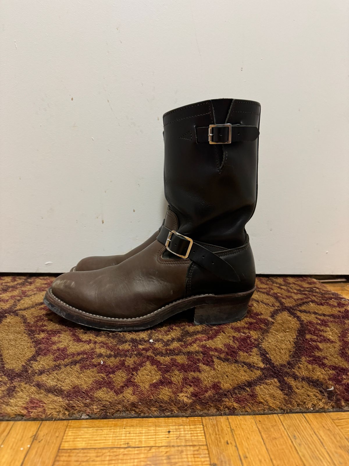 Photo by pasghetti_western on January 5, 2026 of the Keystone Shoe Co. Biker Boot in Unknown Horween Black x Unknown Horween Brown.