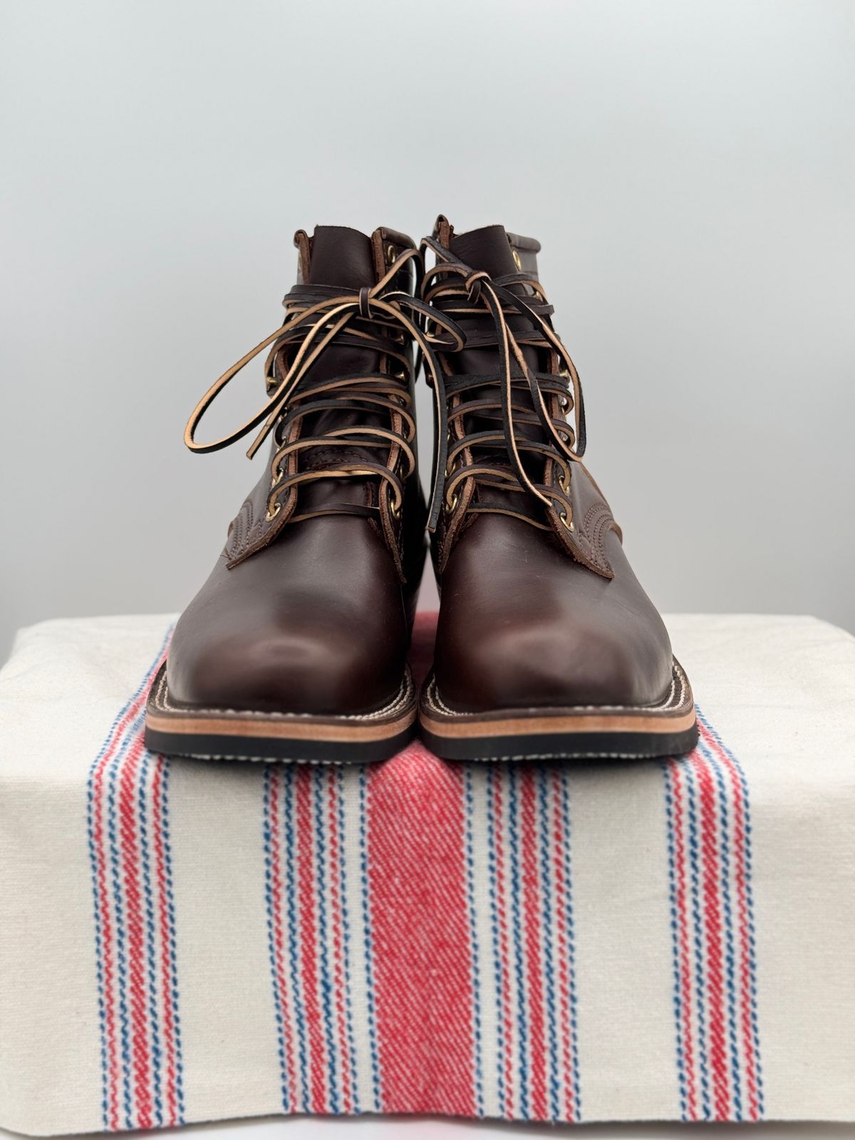 Photo by pasghetti_western on October 1, 2024 of the Nicks Robert in Horween Brown Chromexcel.