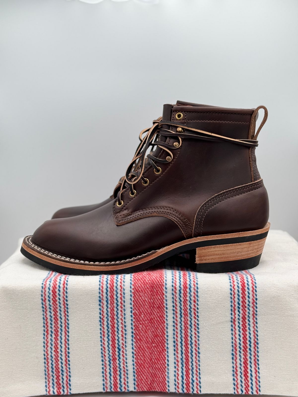 Photo by pasghetti_western on October 1, 2024 of the Nicks Robert in Horween Brown Chromexcel.