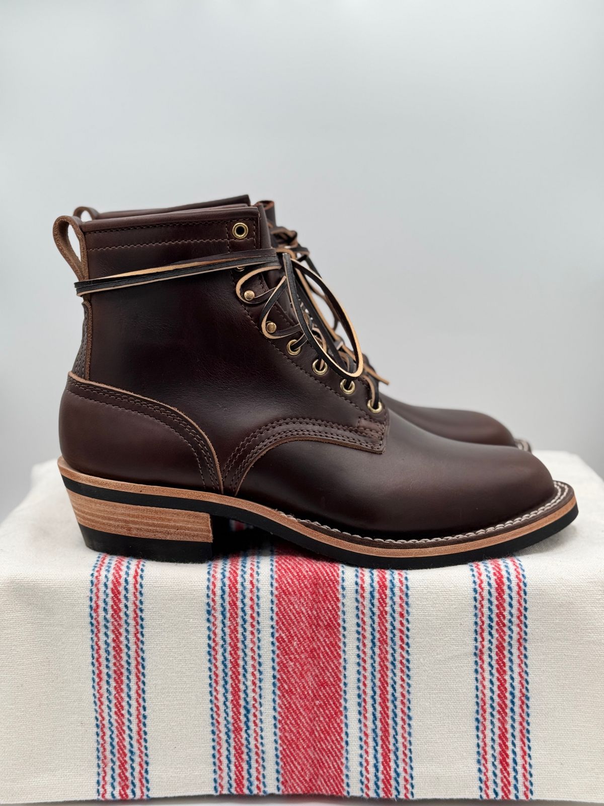 Photo by pasghetti_western on October 1, 2024 of the Nicks Robert in Horween Brown Chromexcel.