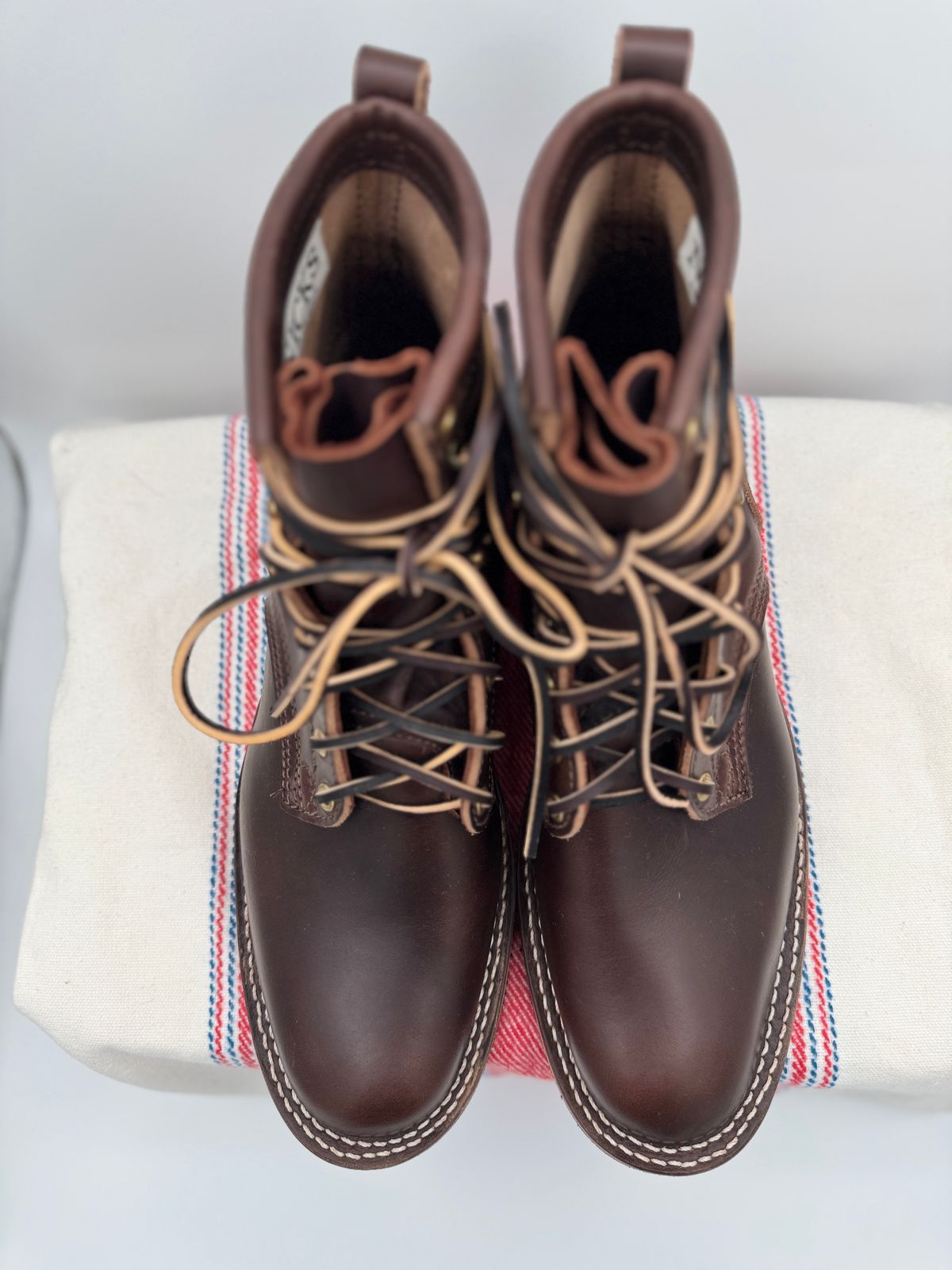 Photo by pasghetti_western on October 1, 2024 of the Nicks Robert in Horween Brown Chromexcel.