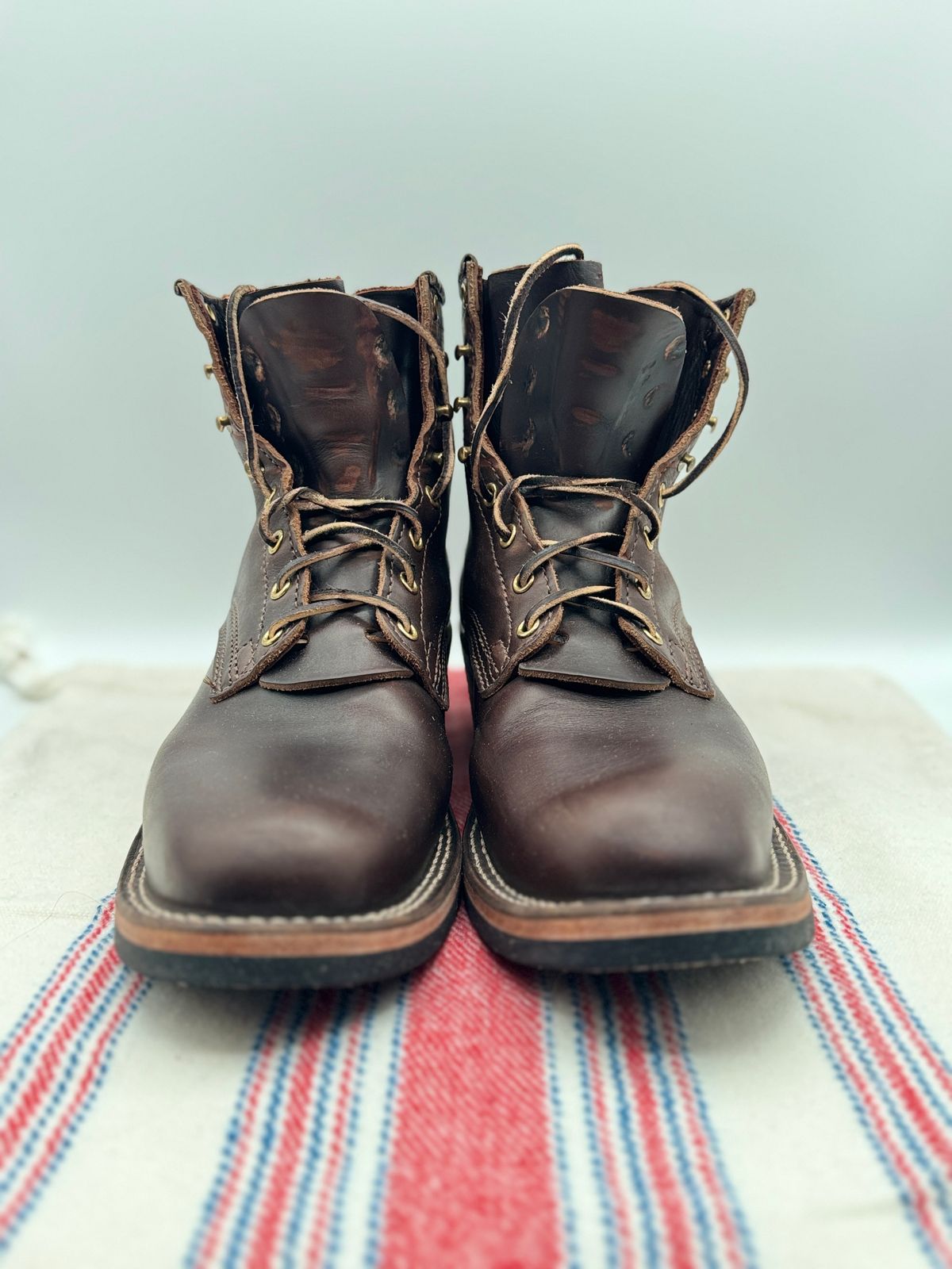 Photo by pasghetti_western on November 3, 2024 of the Nicks Robert in Horween Brown Chromexcel.