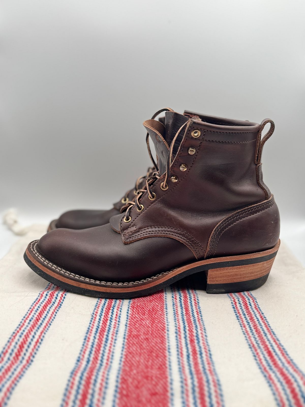 Photo by pasghetti_western on November 3, 2024 of the Nicks Robert in Horween Brown Chromexcel.