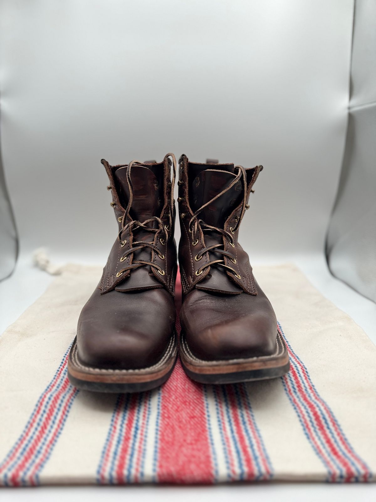 Photo by pasghetti_western on December 6, 2024 of the Nicks Robert in Horween Brown Chromexcel.