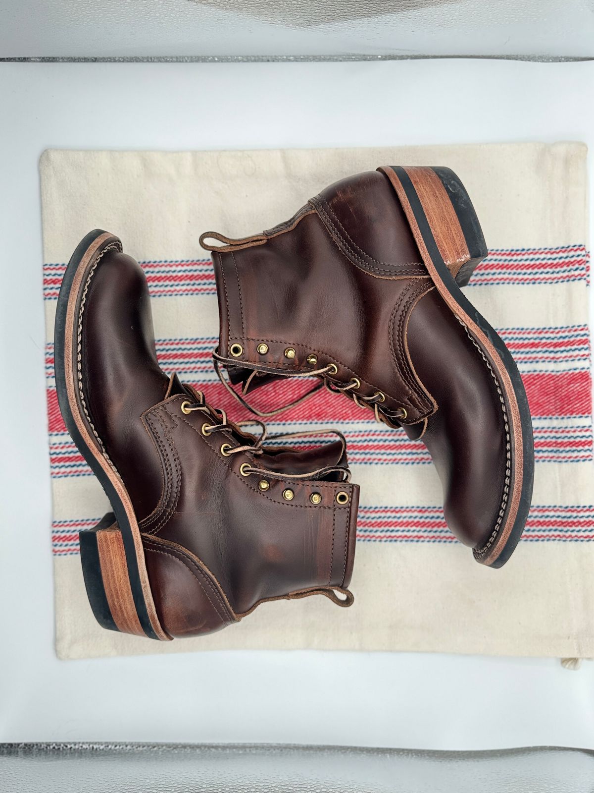 Photo by pasghetti_western on January 6, 2025 of the Nicks Robert in Horween Brown Chromexcel.