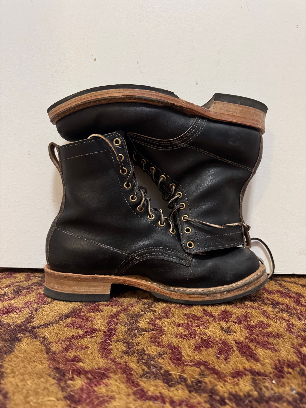 Photo by pasghetti_western on November 5, 2025 of the White's x Division Road 7” Semi-Dress in Horween Black Waxed Flesh.