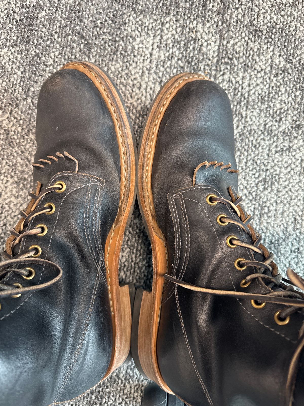 Photo by pasghetti_western on December 5, 2025 of the White's x Division Road 7” Semi-Dress in Horween Black Waxed Flesh.