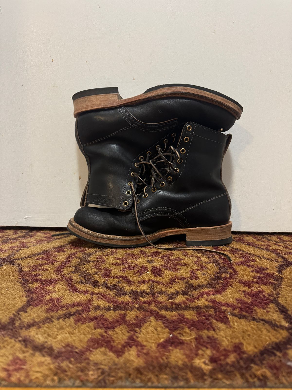 Photo by pasghetti_western on December 5, 2025 of the White's x Division Road 7” Semi-Dress in Horween Black Waxed Flesh.