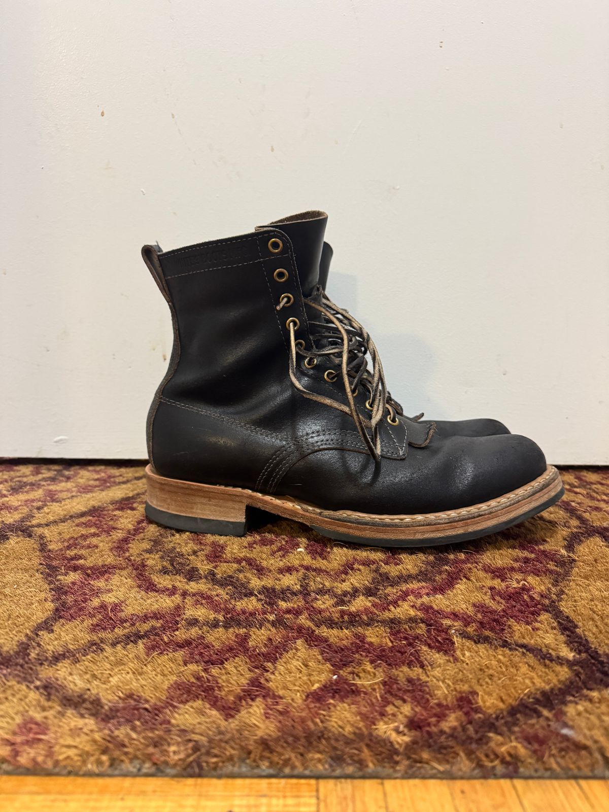 Photo by pasghetti_western on December 5, 2025 of the White's x Division Road 7” Semi-Dress in Horween Black Waxed Flesh.