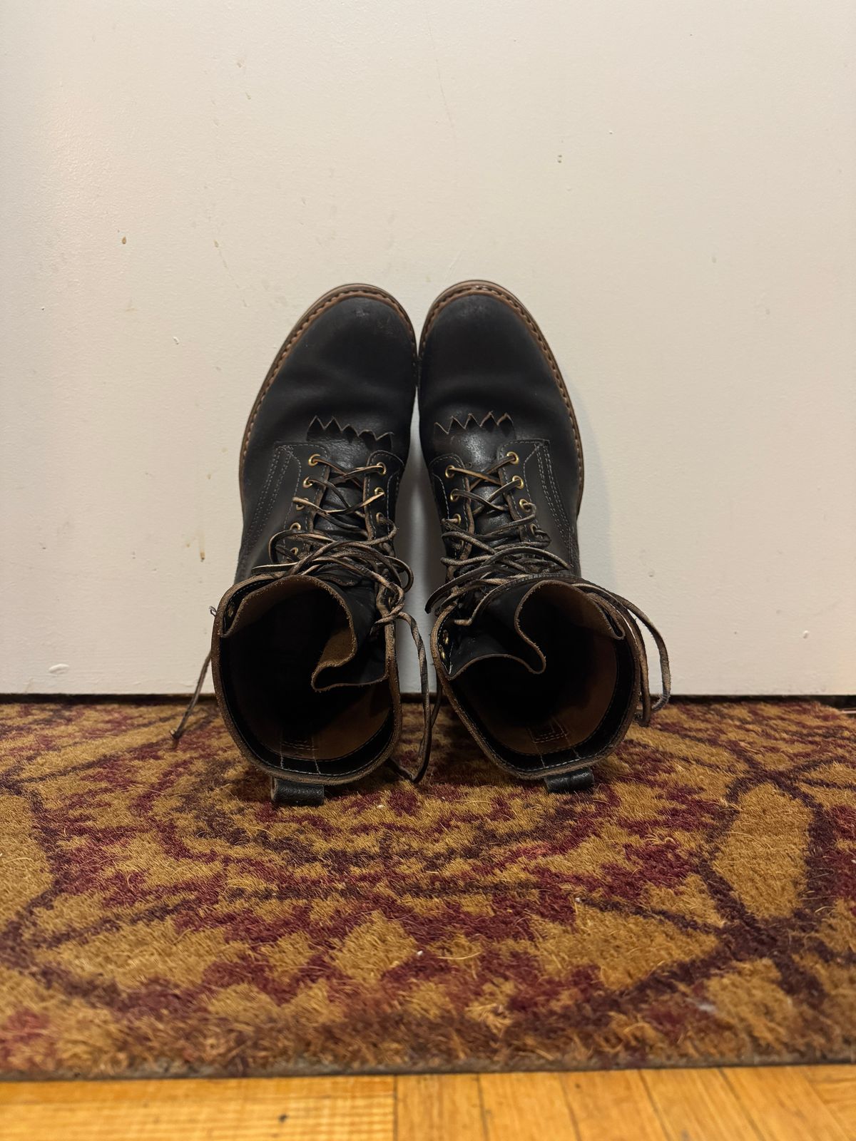 Photo by pasghetti_western on December 5, 2025 of the White's x Division Road 7” Semi-Dress in Horween Black Waxed Flesh.