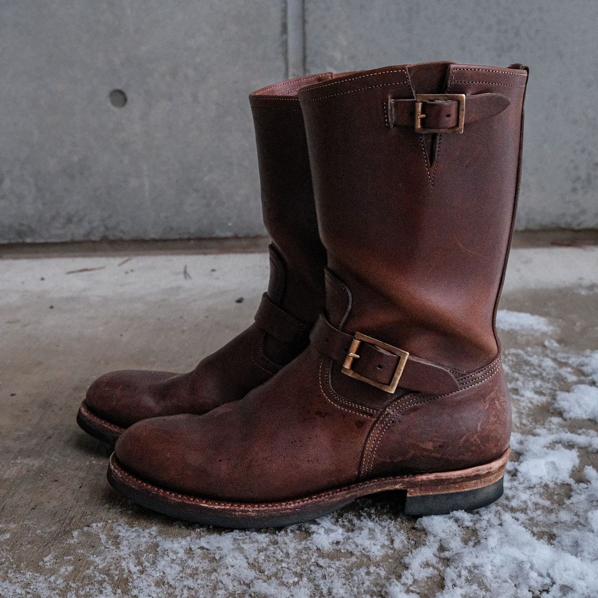 Photo by yokohama_menswear on December 2, 2023 of the Motor Engineer Boots in Antique Brown Italian Horsebutt.