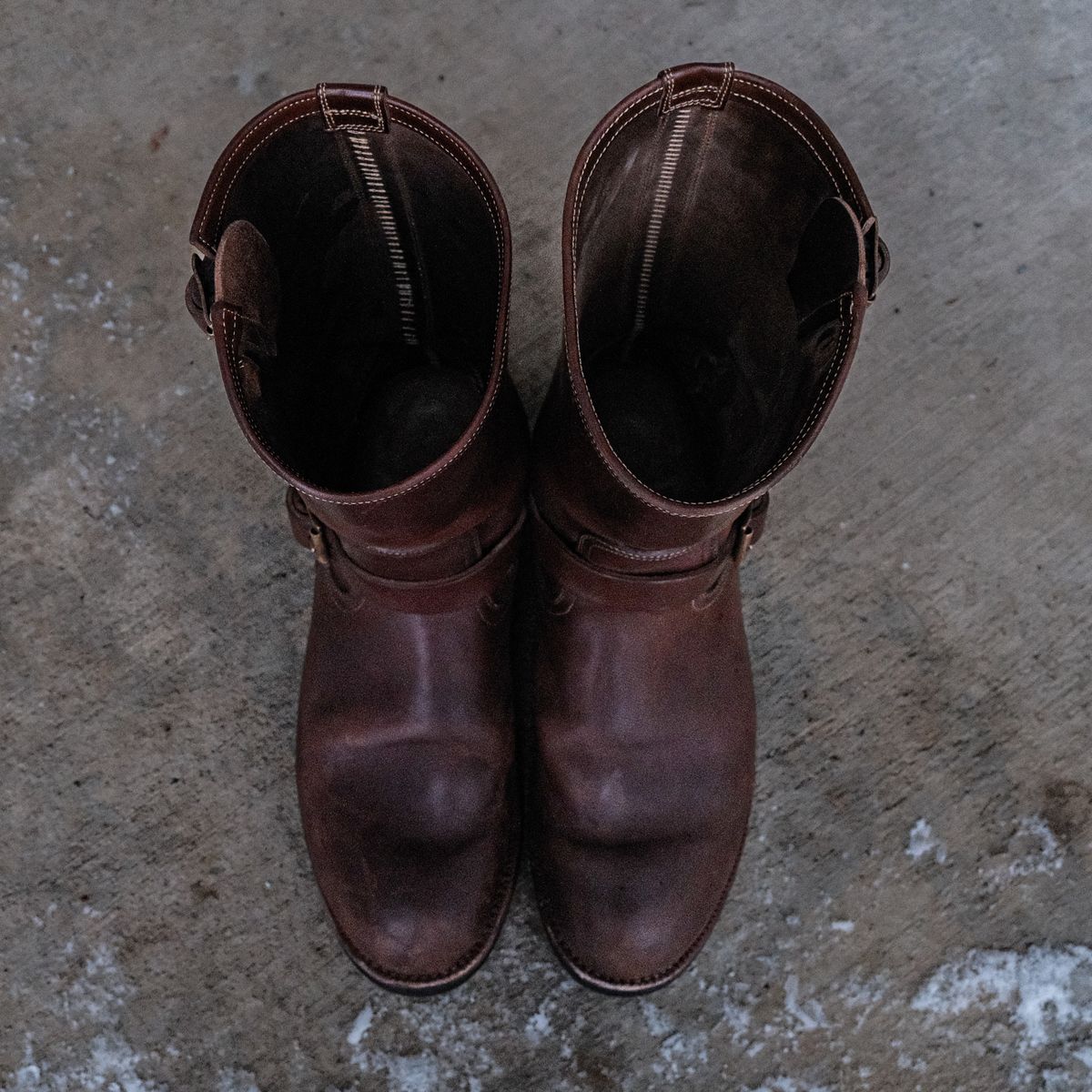 Photo by yokohama_menswear on December 2, 2023 of the Motor Engineer Boots in Antique Brown Italian Horsebutt.