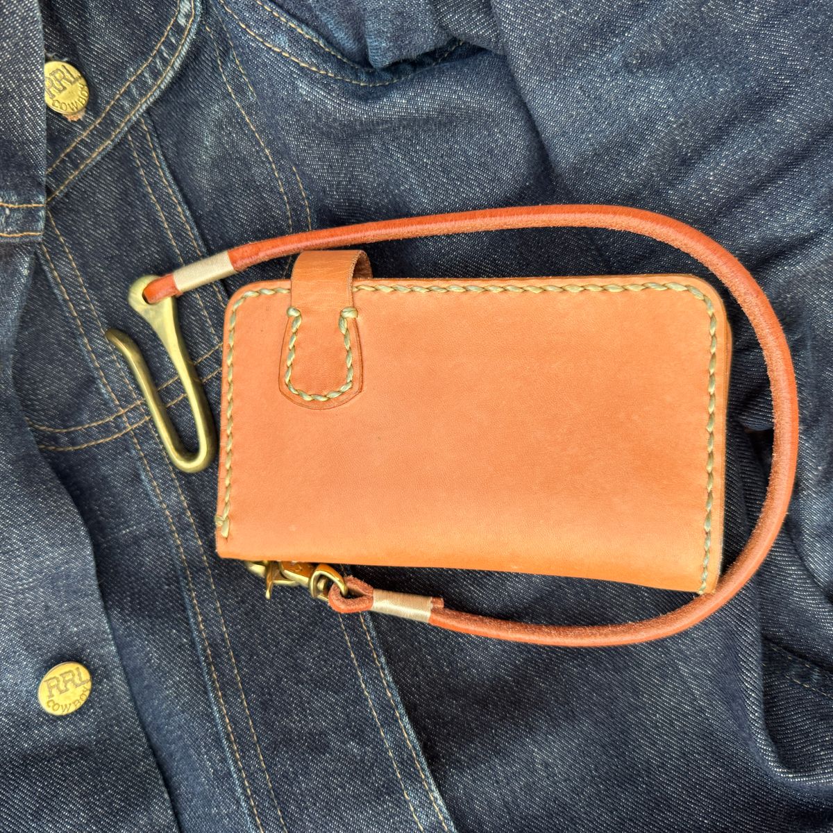 Photo by HLDM on November 5, 2025 of the Voyej Wallet in Unknown Natural Veg Tan.