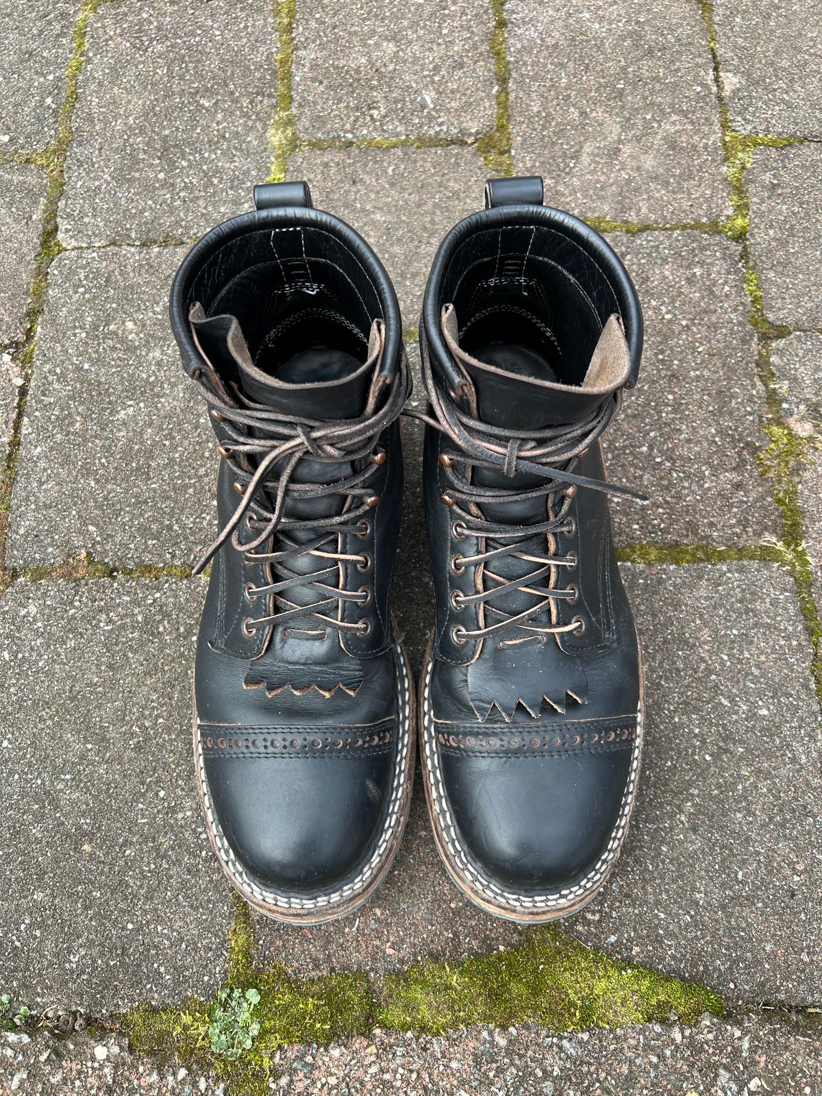Photo by HLDM on January 1, 2023 of the White's Bounty Hunter in Horween Black Chromexcel Horsehide.