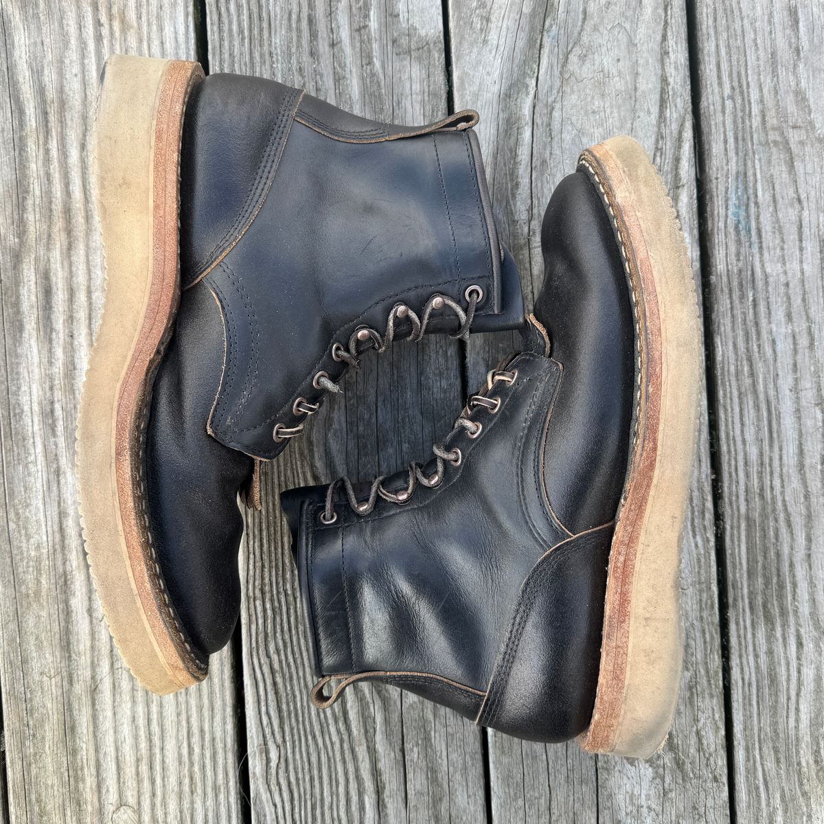 Photo by HLDM on January 4, 2025 of the White's C350-CS in Horween Black Waxed Flesh & Horween Black Chromexcel.
