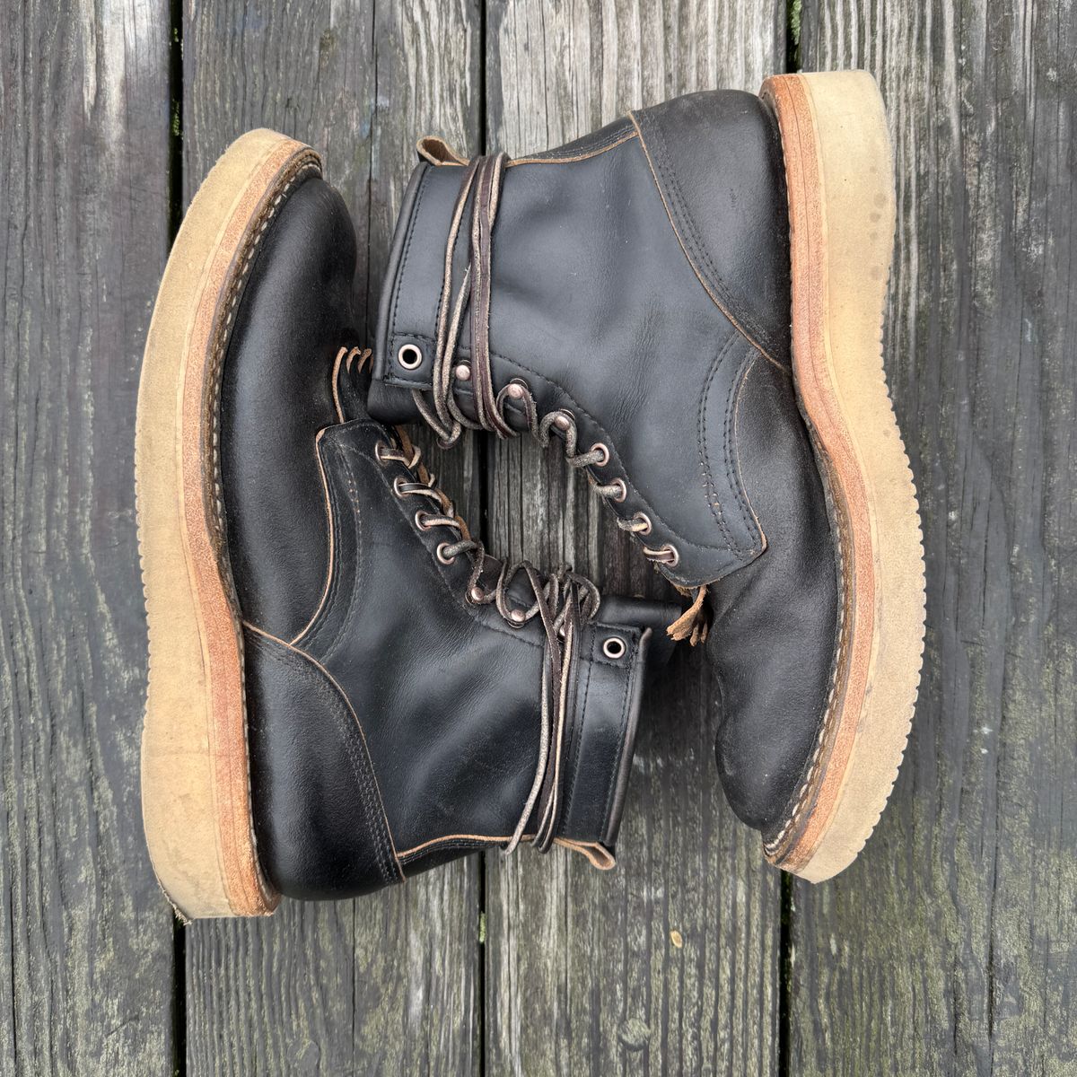 Photo by HLDM on April 5, 2025 of the White's C350-CS in Horween Black Waxed Flesh & Horween Black Chromexcel.