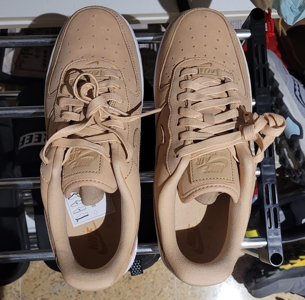 Photo by katiet on October 1, 2023 of the Nike AIR FORCE 1 '07 PRM VACHETTA TAN / WHITE in Unknown Leather.