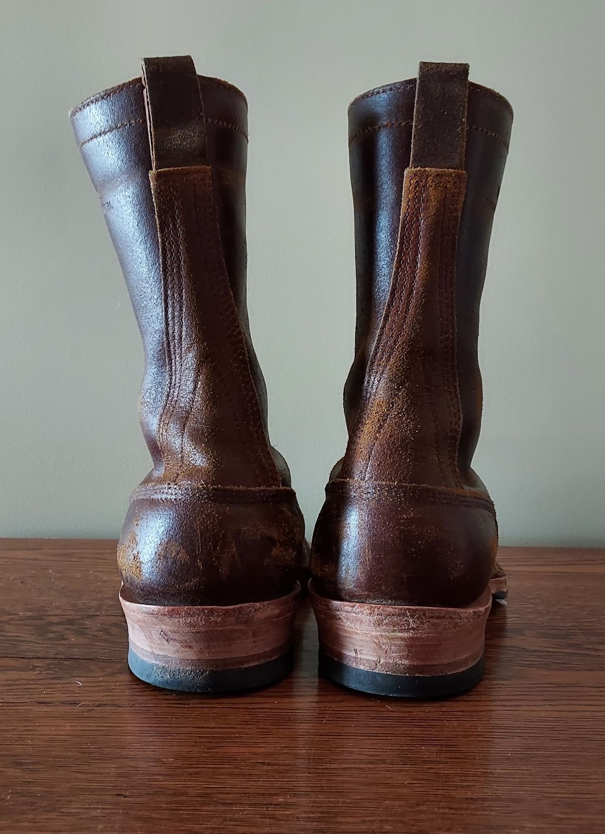Photo by River on November 1, 2023 of the White's Bounty Hunter in Horween Cinnamon Waxed Flesh.
