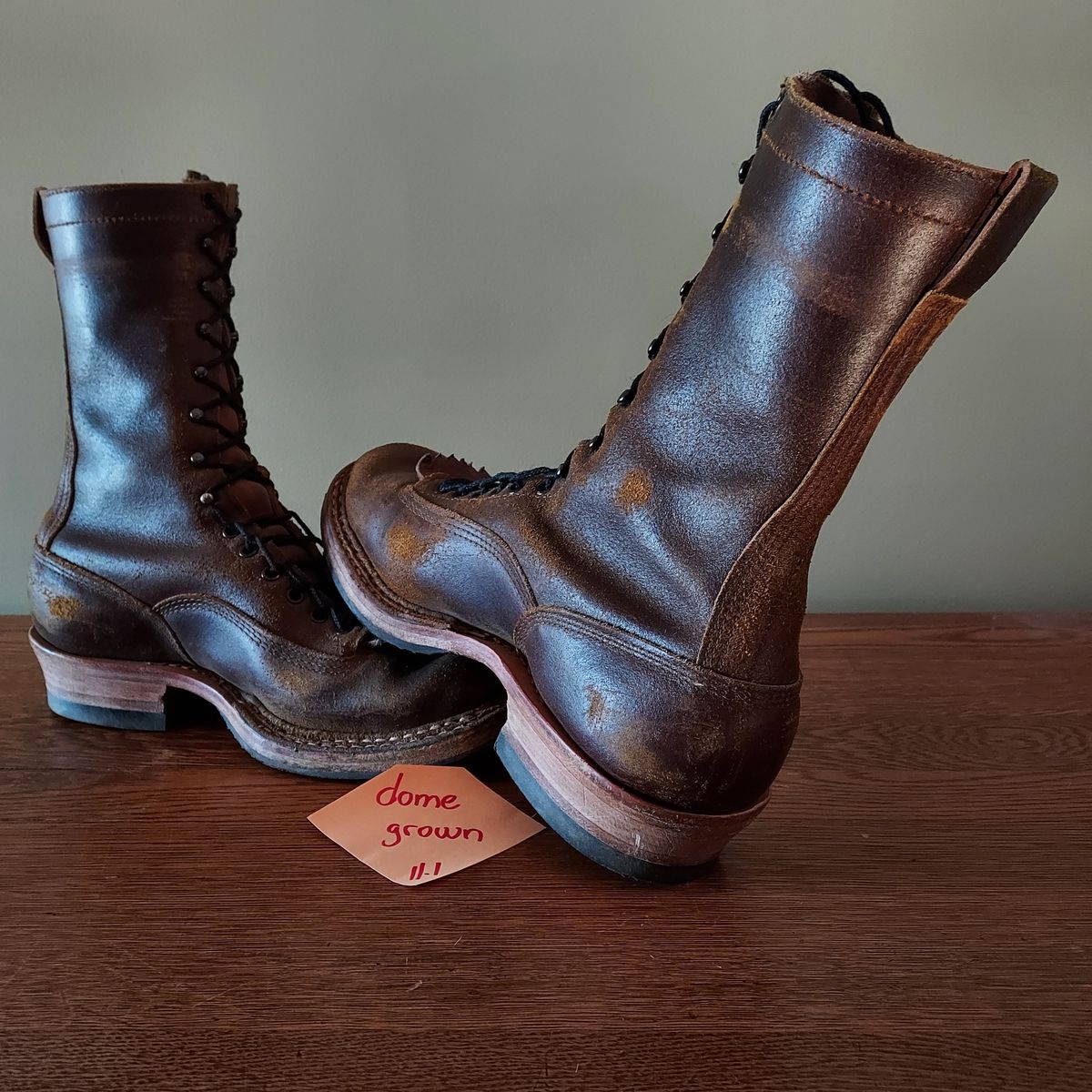 Photo by River on November 1, 2023 of the White's Bounty Hunter in Horween Cinnamon Waxed Flesh.